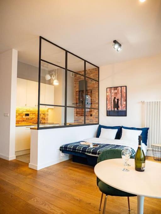 Chic Apartment In Historic Koneser Area Βαρσοβία Εξωτερικό φωτογραφία