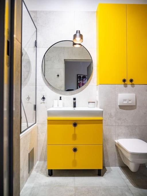 Chic Apartment In Historic Koneser Area Βαρσοβία Εξωτερικό φωτογραφία