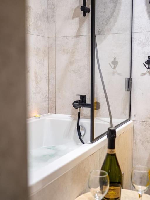 Chic Apartment In Historic Koneser Area Βαρσοβία Εξωτερικό φωτογραφία